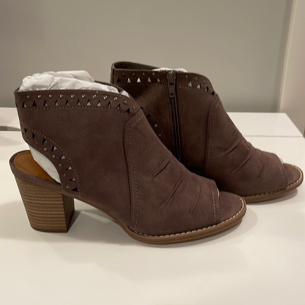 NWT Sonoma size 9.5 open toe ankle boots